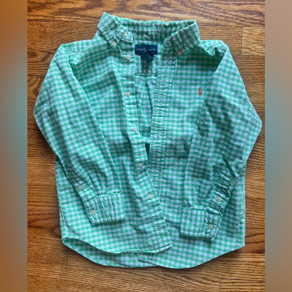 Darling boys size 6 Ralph Lauren button down shirt. Perfect condition - worn 1x